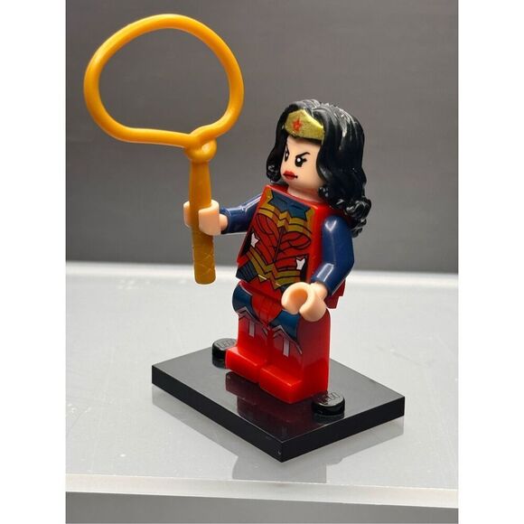 Lego Super Heroes Wonder Woman Exclusive Minifigure + Lasso 76026/sh392 - Picture 3 of 7